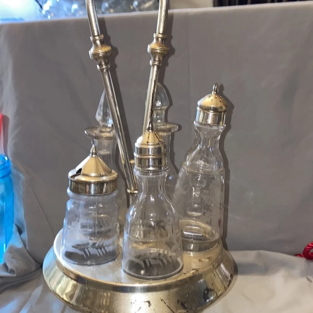 Bx47 5 pc James W Tufts #2928 Antique Castor Cruet Set with (5) frosted bottles